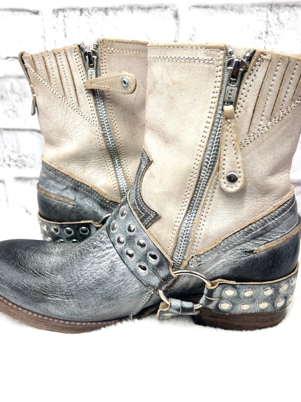 FREEBIRD • Ramone Studded Harness Leather Boots Silver Cream Size 8 - Picture 6 of 10
